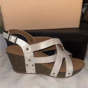 Yoki Metallic Wedge Sandals